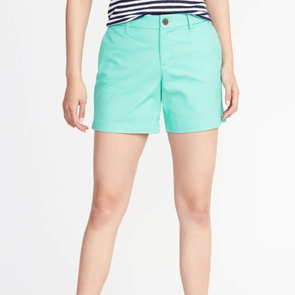 NWT Size 6 Old Navy Women’s sea foam green shorts